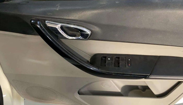 2018 Tata Tiago XZ PETROL, Petrol, Manual, 77,126 km, Driver Side Door Panels Control