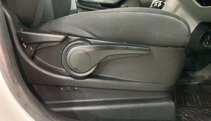 2018 Tata Tiago XZ PETROL, Petrol, Manual, 11,434 km, Driver Side Adjustment Panel