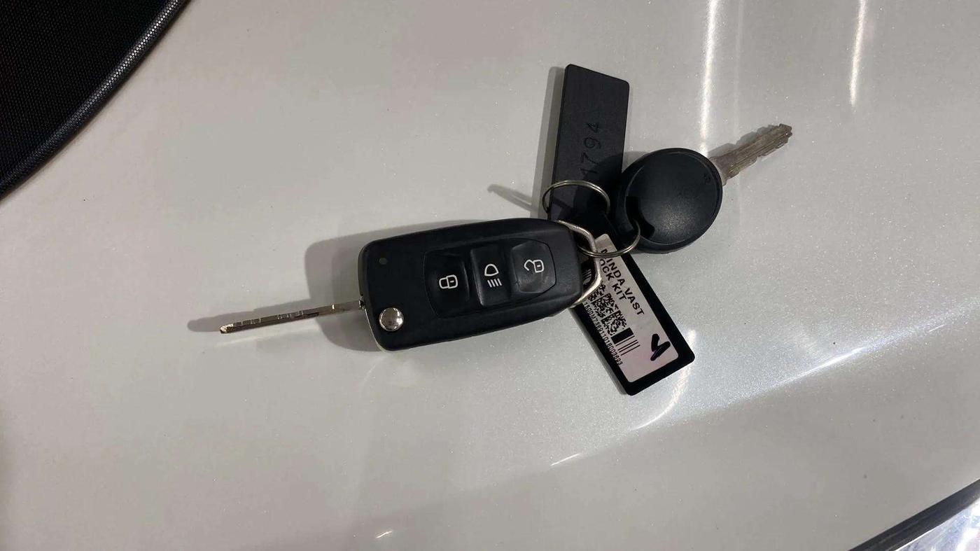 2018 Tata Tiago XZ PETROL, Petrol, Manual, 11,434 km, Key Close Up