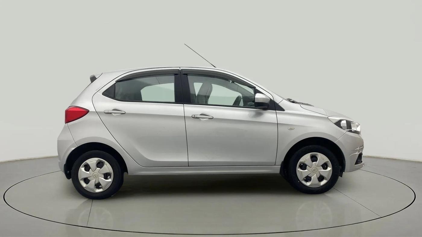 2017 Tata Tiago XTA PETROL, Petrol, Automatic, 14,603 km, Right Side View