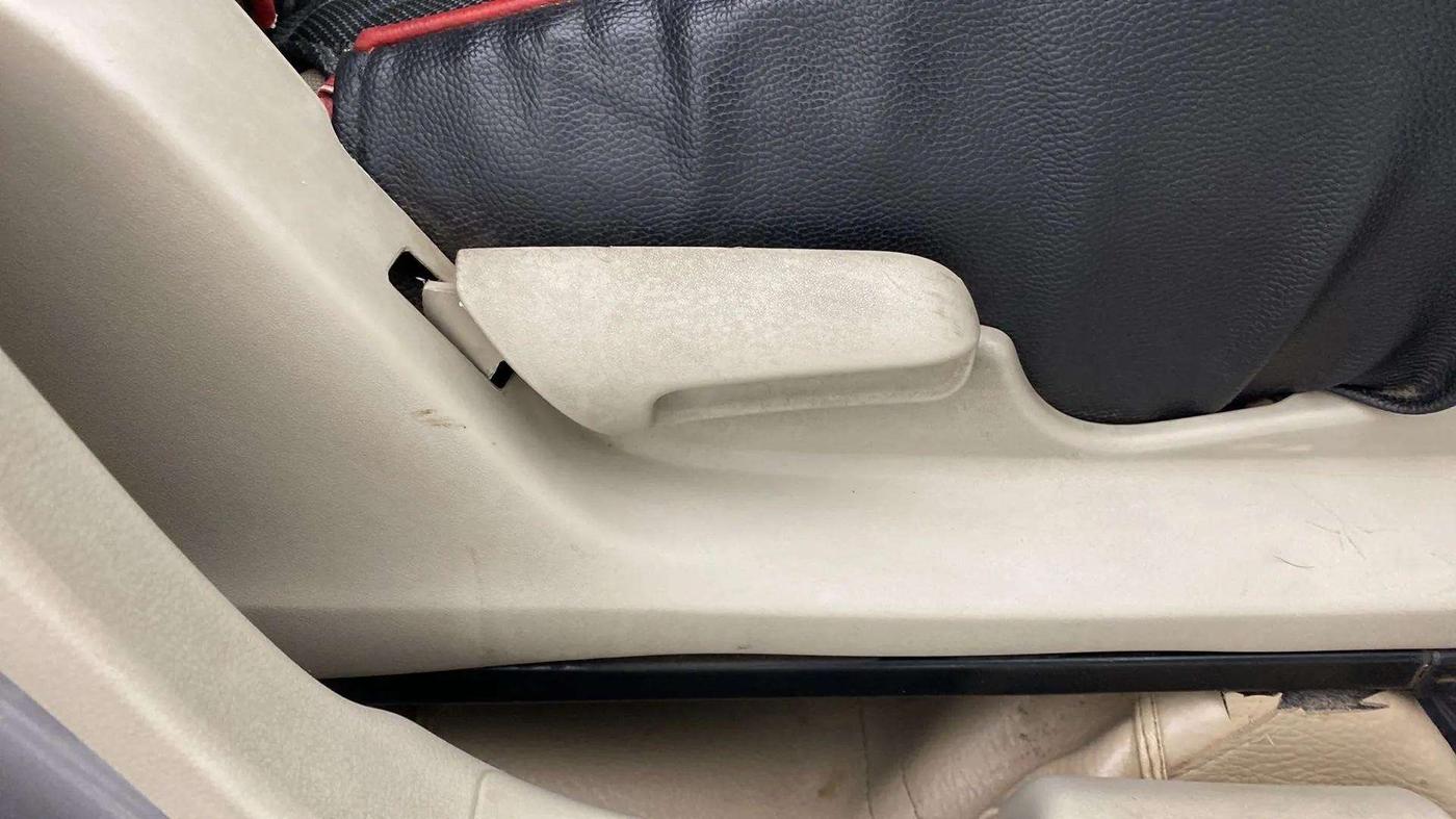 2018 Maruti Celerio ZXI, CNG, Manual, 76,367 km, Driver Side Adjustment Panel