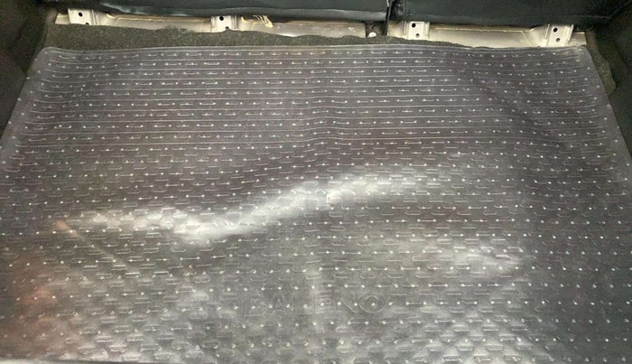 2017 Maruti Baleno ZETA PETROL 1.2, Petrol, Manual, 19,065 km, Dicky (Boot door) - Tool missing