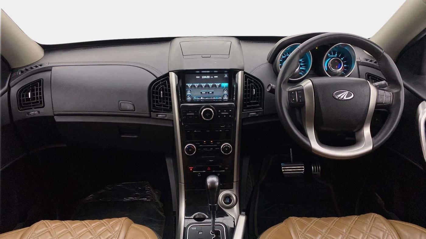 2018 Mahindra XUV500 W11 AT, Diesel, Automatic, 99,001 km, Dashboard