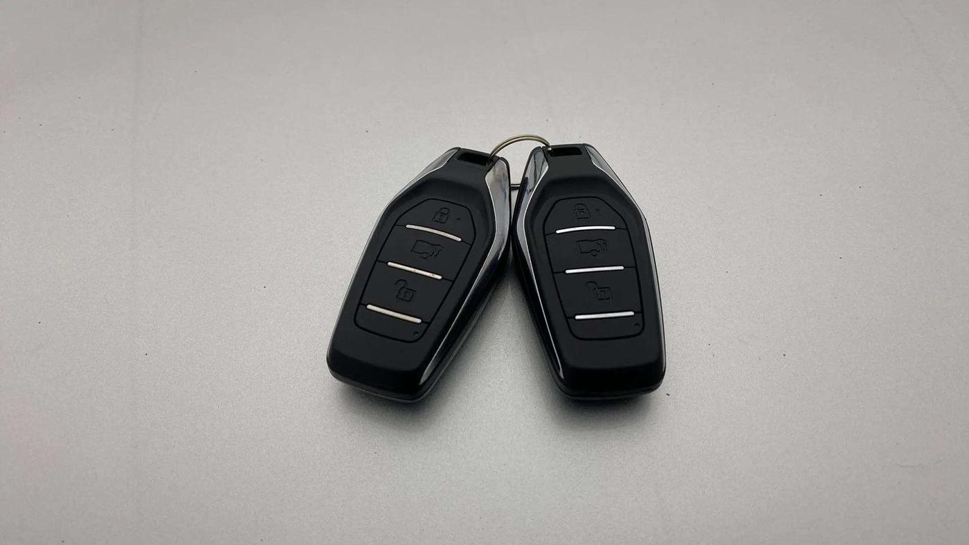 2018 Mahindra XUV500 W11 AT, Diesel, Automatic, 99,001 km, Key Close Up