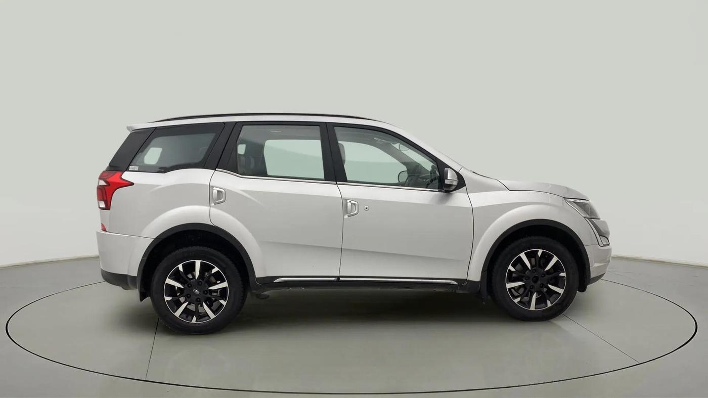 2018 Mahindra XUV500 W11 AT, Diesel, Automatic, 99,001 km, Right Side View