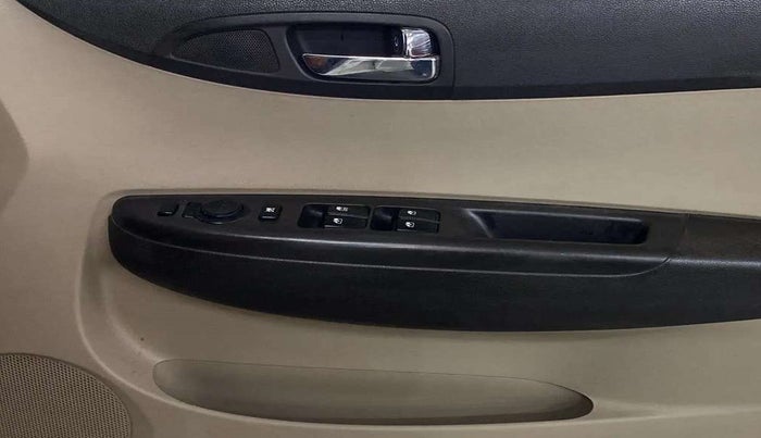 2013 Hyundai i20 ASTA 1.2, Petrol, Manual, 35,708 km, Driver Side Door Panels Control