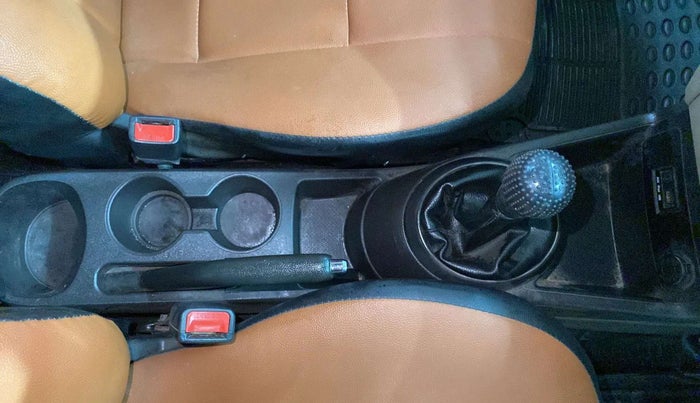 2013 Hyundai i20 ASTA 1.2, Petrol, Manual, 35,708 km, Gear Lever