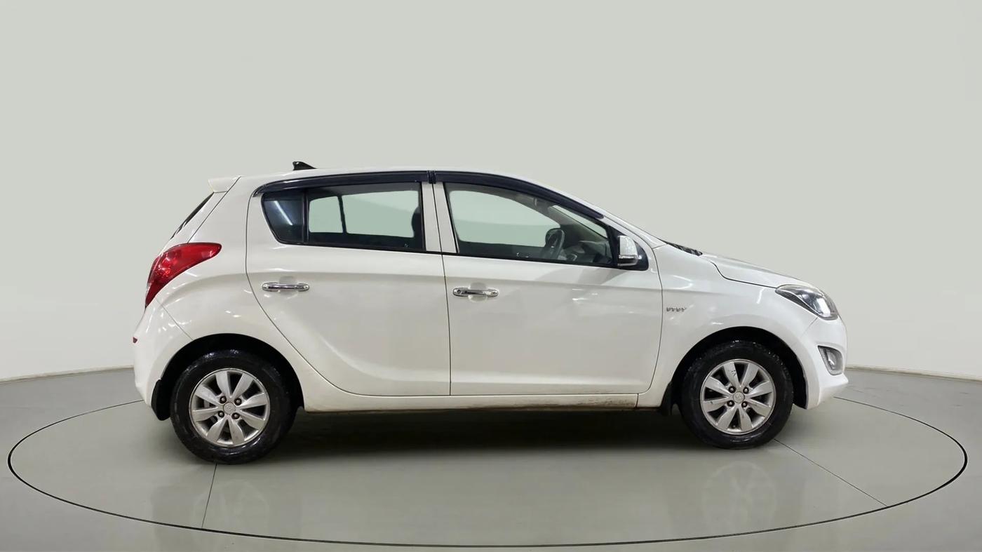 2013 Hyundai i20 ASTA 1.2, Petrol, Manual, 35,708 km, Right Side View