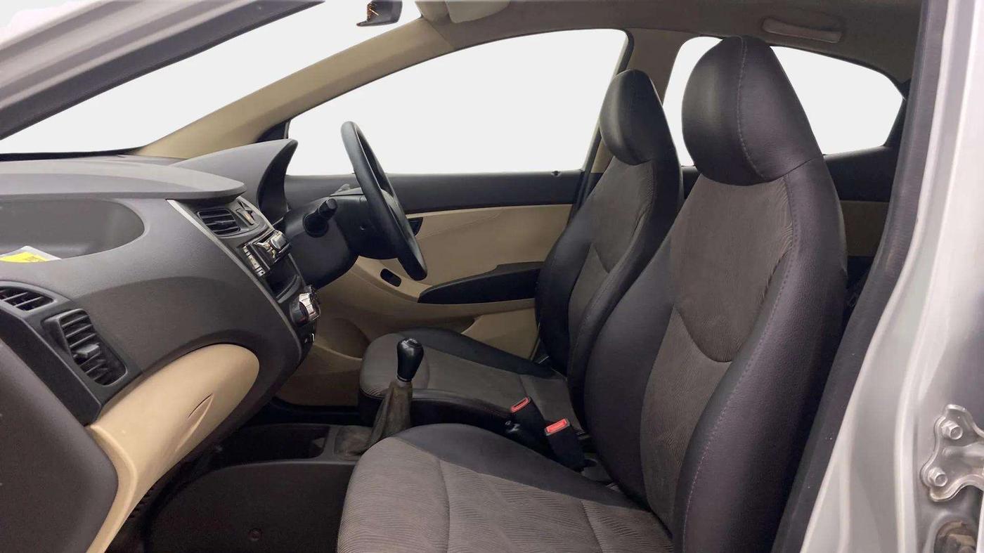 2013 Hyundai Eon ERA +, Petrol, Manual, 70,479 km, Right Side Front Door Cabin