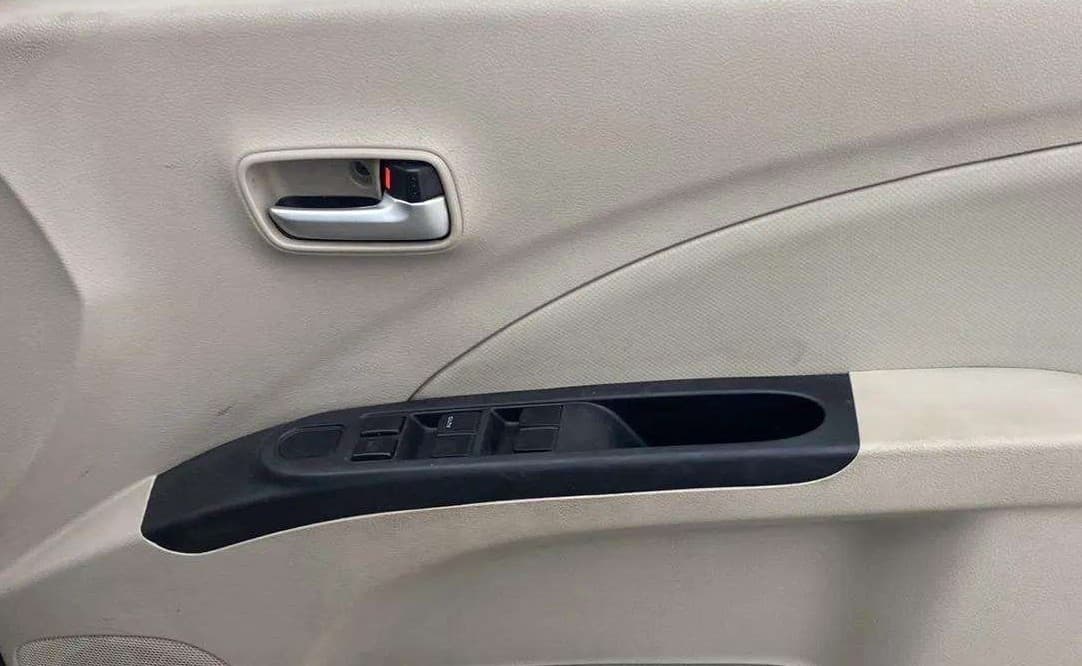 2018 Maruti Celerio VXI (O) CNG, CNG, Manual, 66,421 km, Driver Side Door Panels Control