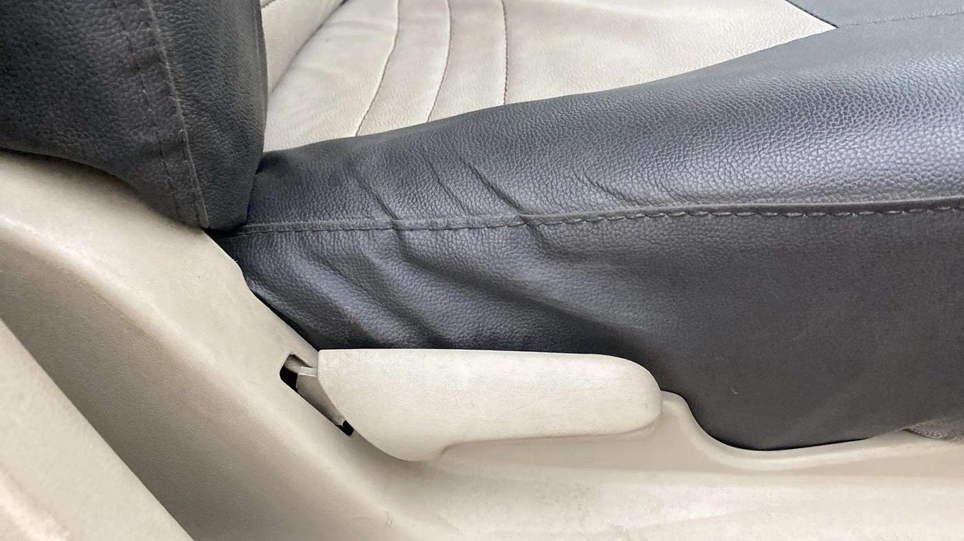 2018 Maruti Celerio VXI (O) CNG, CNG, Manual, 66,421 km, Driver Side Adjustment Panel