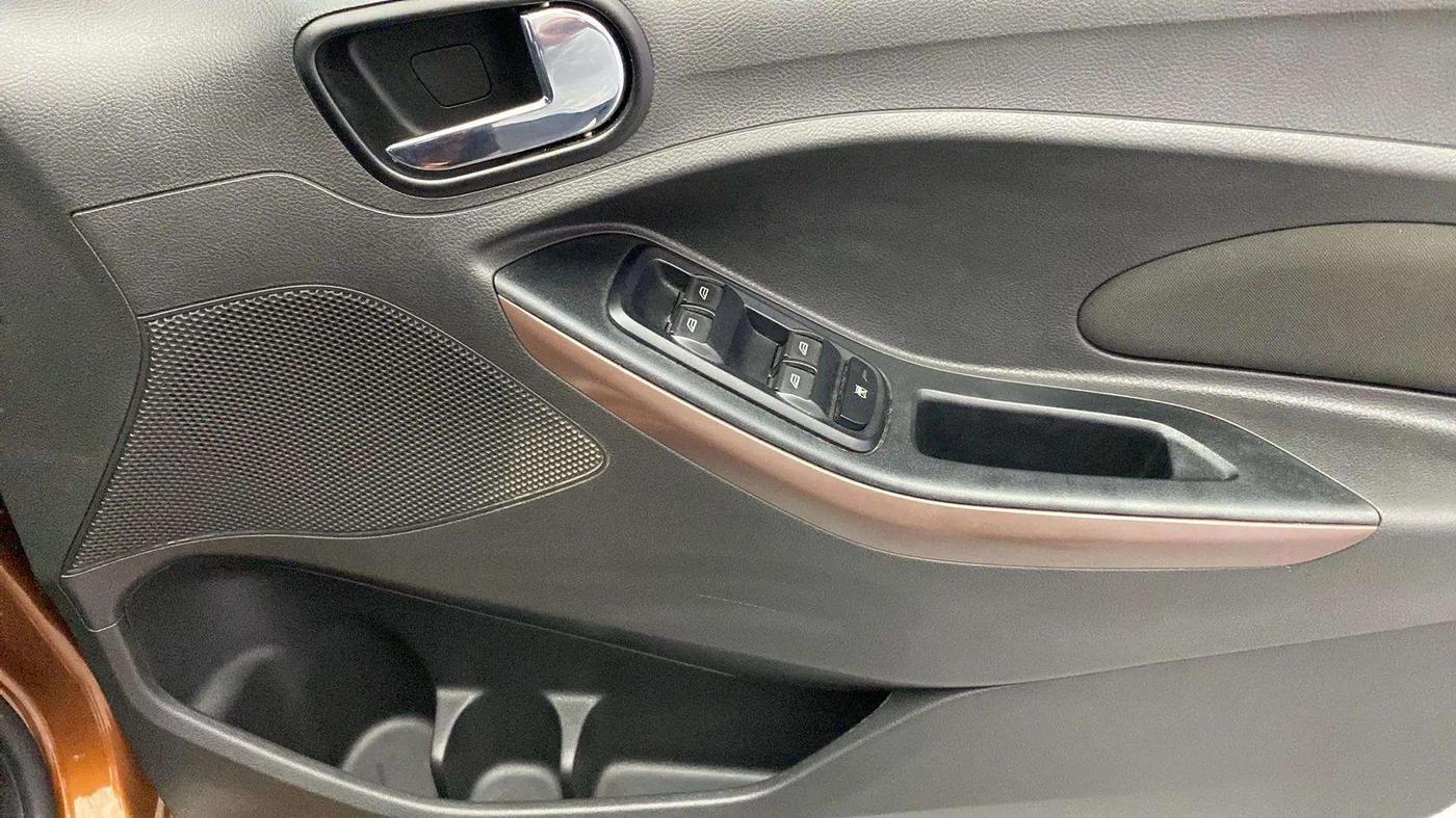 2018 Ford FREESTYLE TITANIUM 1.2 PETROL, Petrol, Manual, 33,347 km, Driver Side Door Panels Control