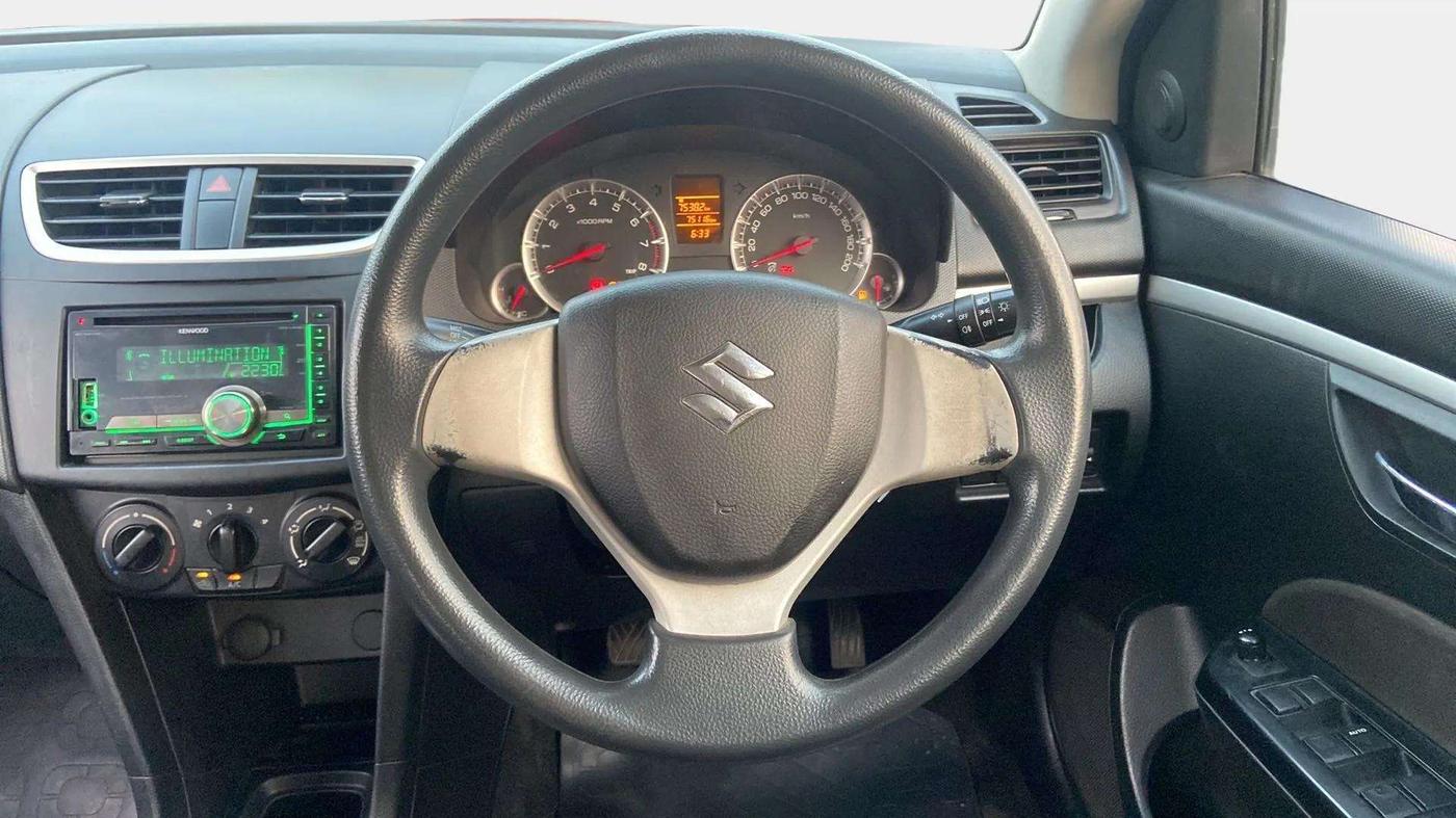 2013 Maruti Swift VXI, Petrol, Manual, 75,169 km, Steering Wheel Close Up