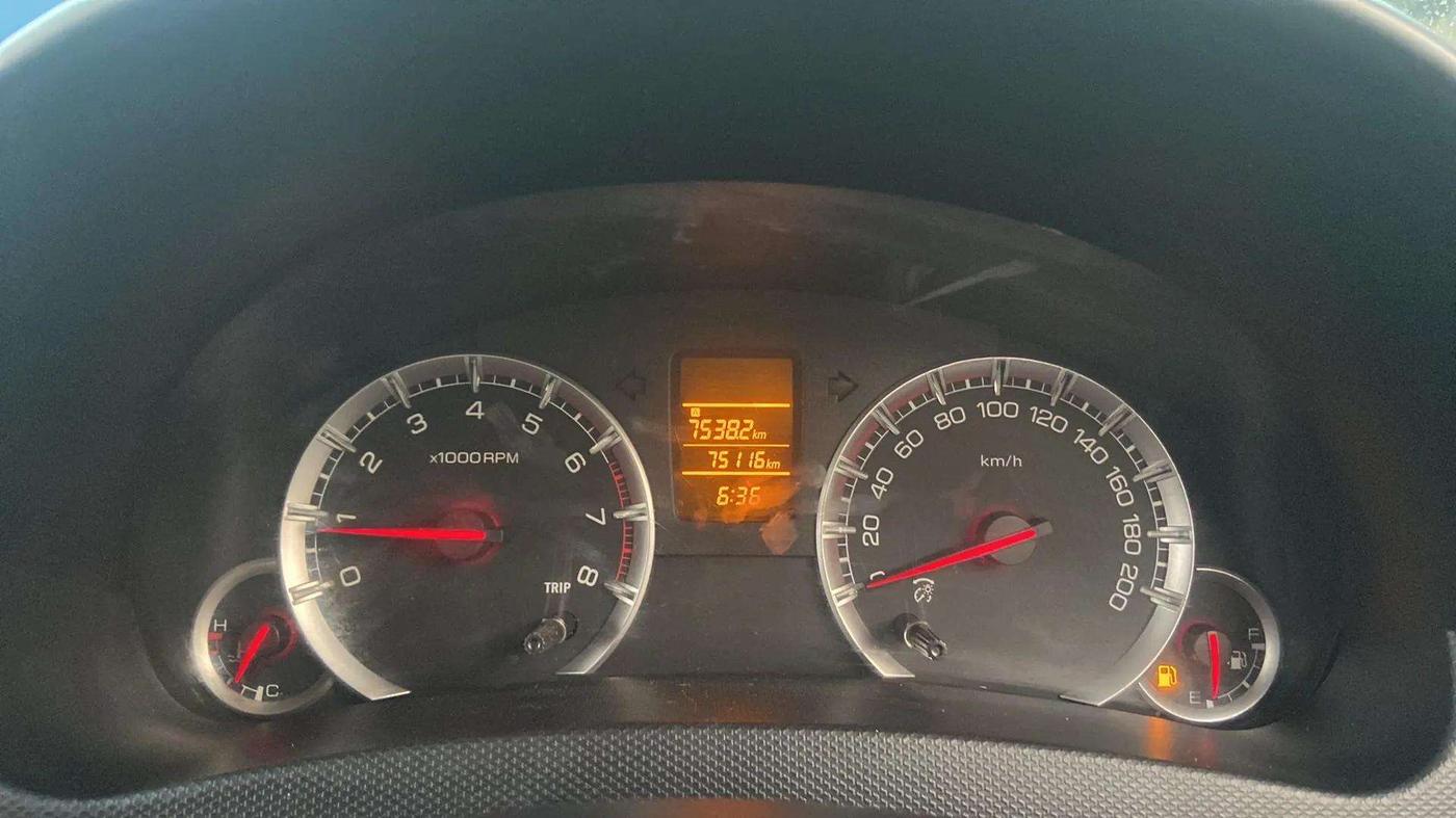 2013 Maruti Swift VXI, Petrol, Manual, 75,169 km, Odometer Image