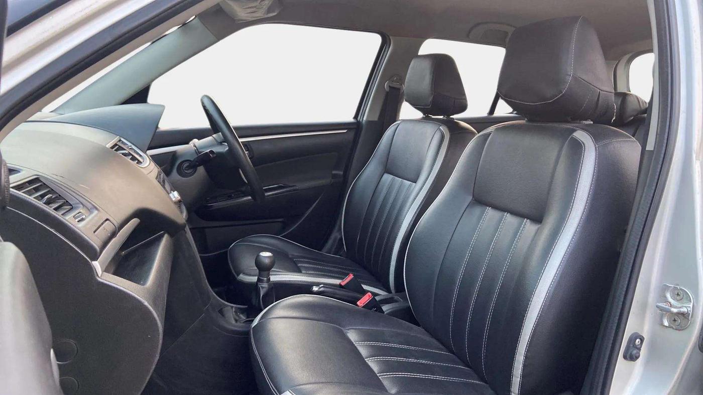 2013 Maruti Swift VXI, Petrol, Manual, 75,169 km, Right Side Front Door Cabin