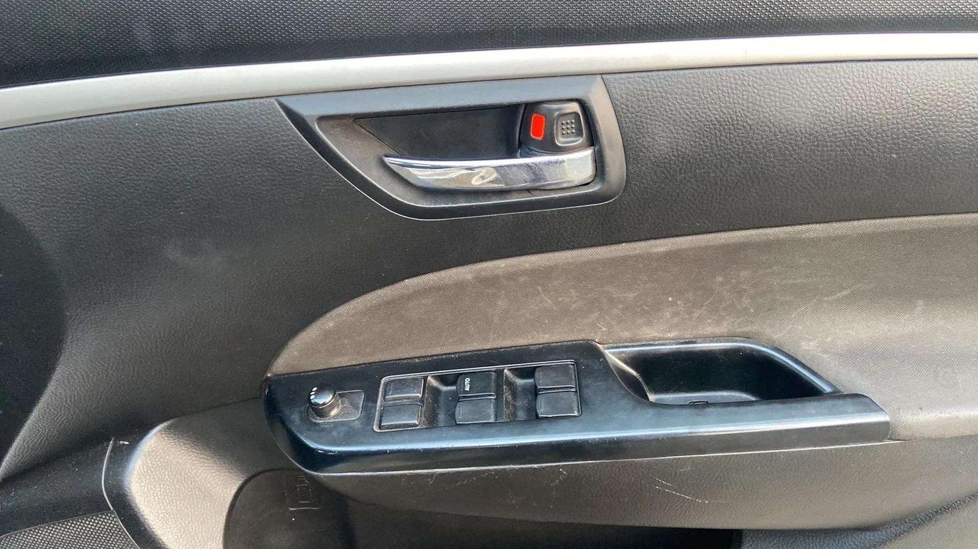 2013 Maruti Swift VXI, Petrol, Manual, 75,169 km, Driver Side Door Panels Control