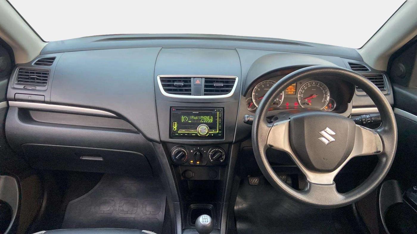 2013 Maruti Swift VXI, Petrol, Manual, 75,169 km, Dashboard