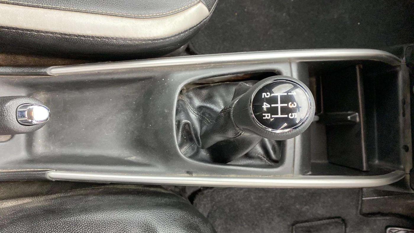 2017 Maruti Baleno DELTA PETROL 1.2, Petrol, Manual, 76,849 km, Gear Lever