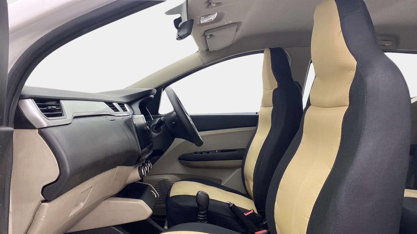2020 Renault TRIBER RXZ AMT, Petrol, Automatic, 51,356 km, Right Side Front Door Cabin