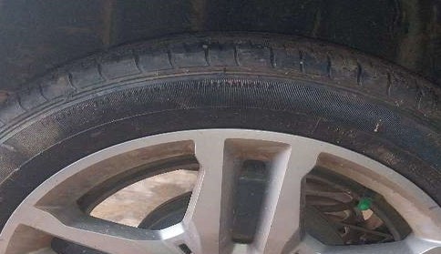 2020 Renault TRIBER RXZ AMT, Petrol, Automatic, 51,356 km, Right rear tyre - Tyre dimensions are different from each other