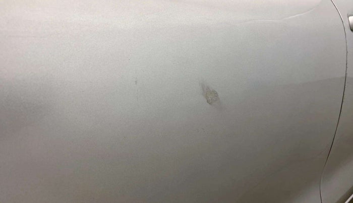 2019 Maruti Swift VXI, Petrol, Manual, 63,109 km, Right rear door - Minor scratches