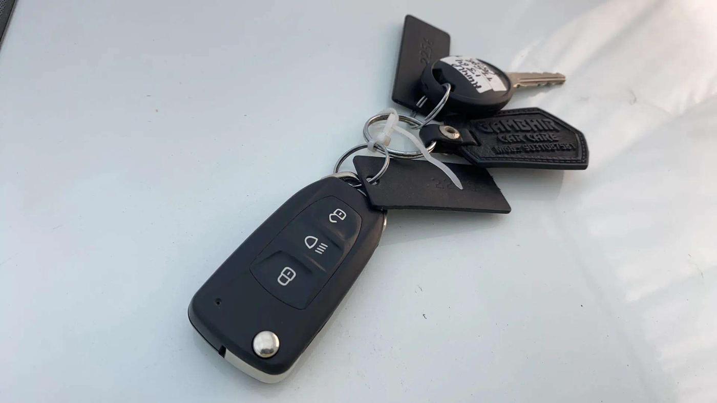 2017 Tata TIGOR XZ (O) PETROL, Petrol, Manual, 25,242 km, Key Close Up