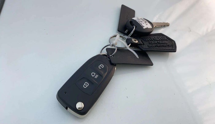 2017 Tata TIGOR XZ (O) PETROL, Petrol, Manual, 25,242 km, Key Close Up