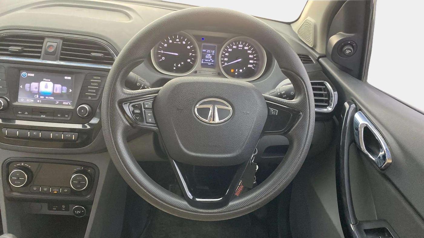 2017 Tata TIGOR XZ (O) PETROL, Petrol, Manual, 25,242 km, Steering Wheel Close Up