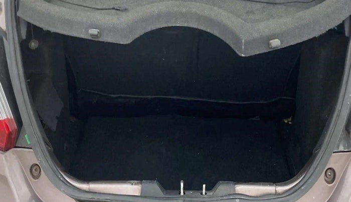 2016 Tata Tiago XZ PETROL, Petrol, Manual, 71,440 km, Boot Inside