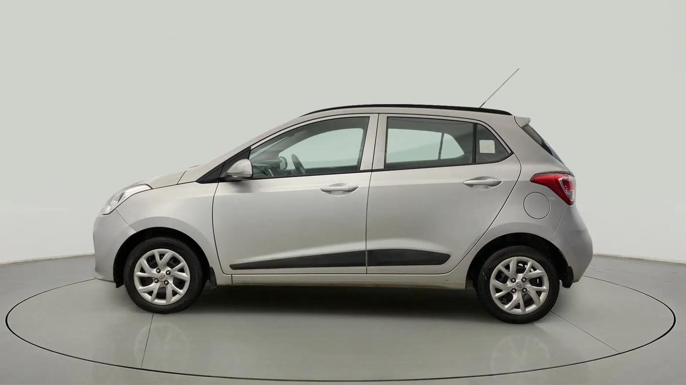 2018 Hyundai Grand i10 SPORTZ 1.2 KAPPA VTVT, Petrol, Manual, 30,092 km, Left Side