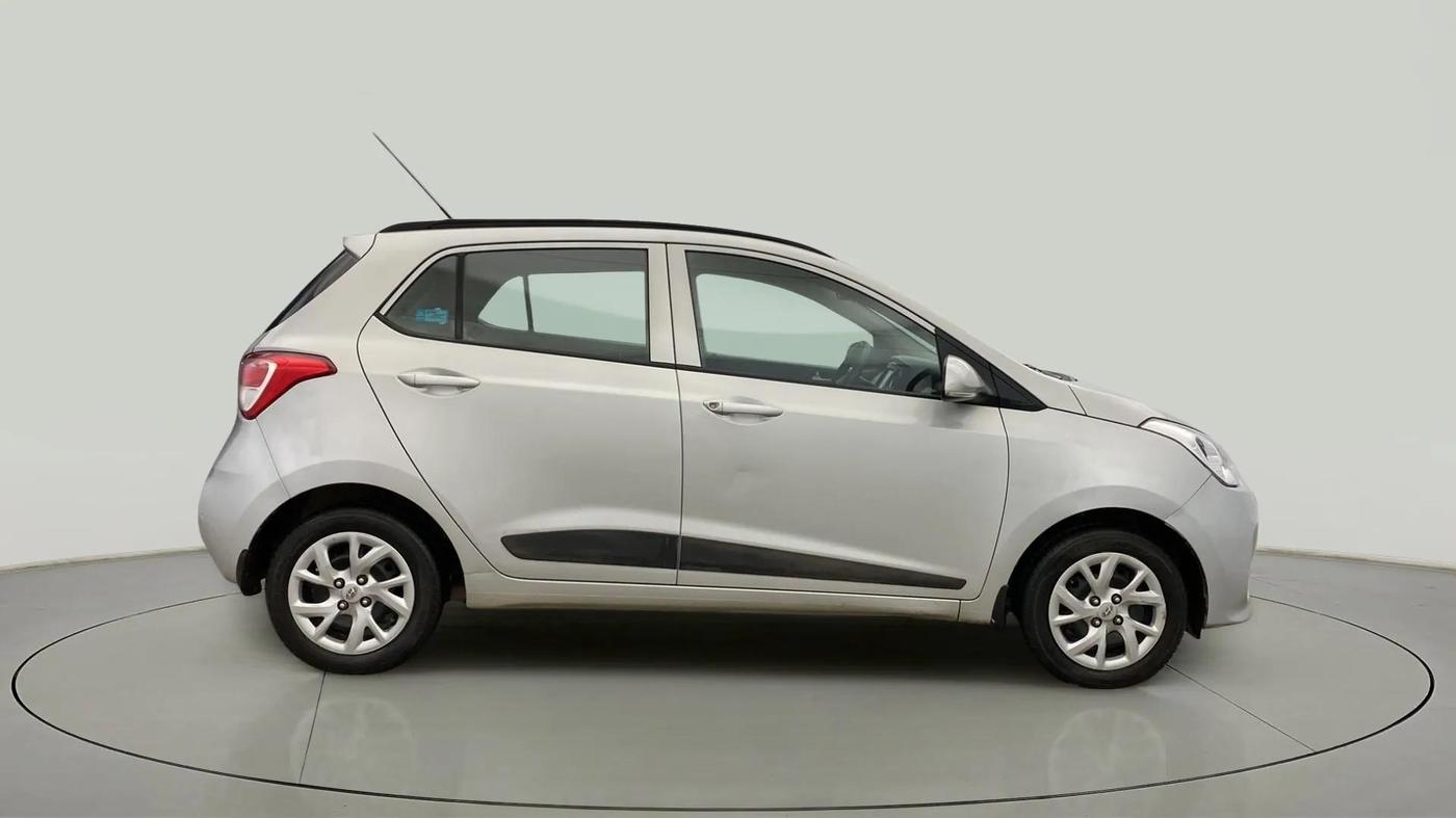 2018 Hyundai Grand i10 SPORTZ 1.2 KAPPA VTVT, Petrol, Manual, 30,092 km, Right Side View