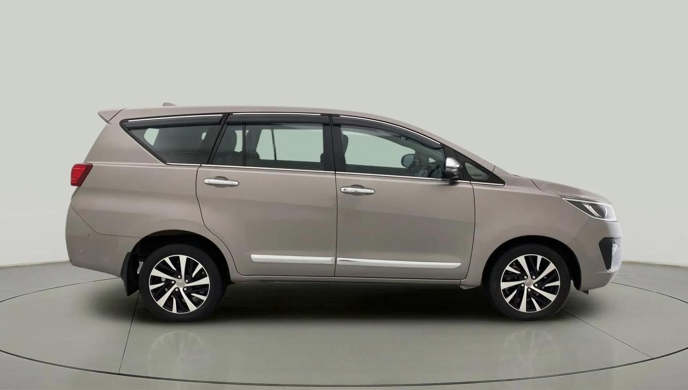 2022 Toyota Innova Crysta 2.7 ZX AT 7 STR, Petrol, Automatic, 28,277 km, Right Side View