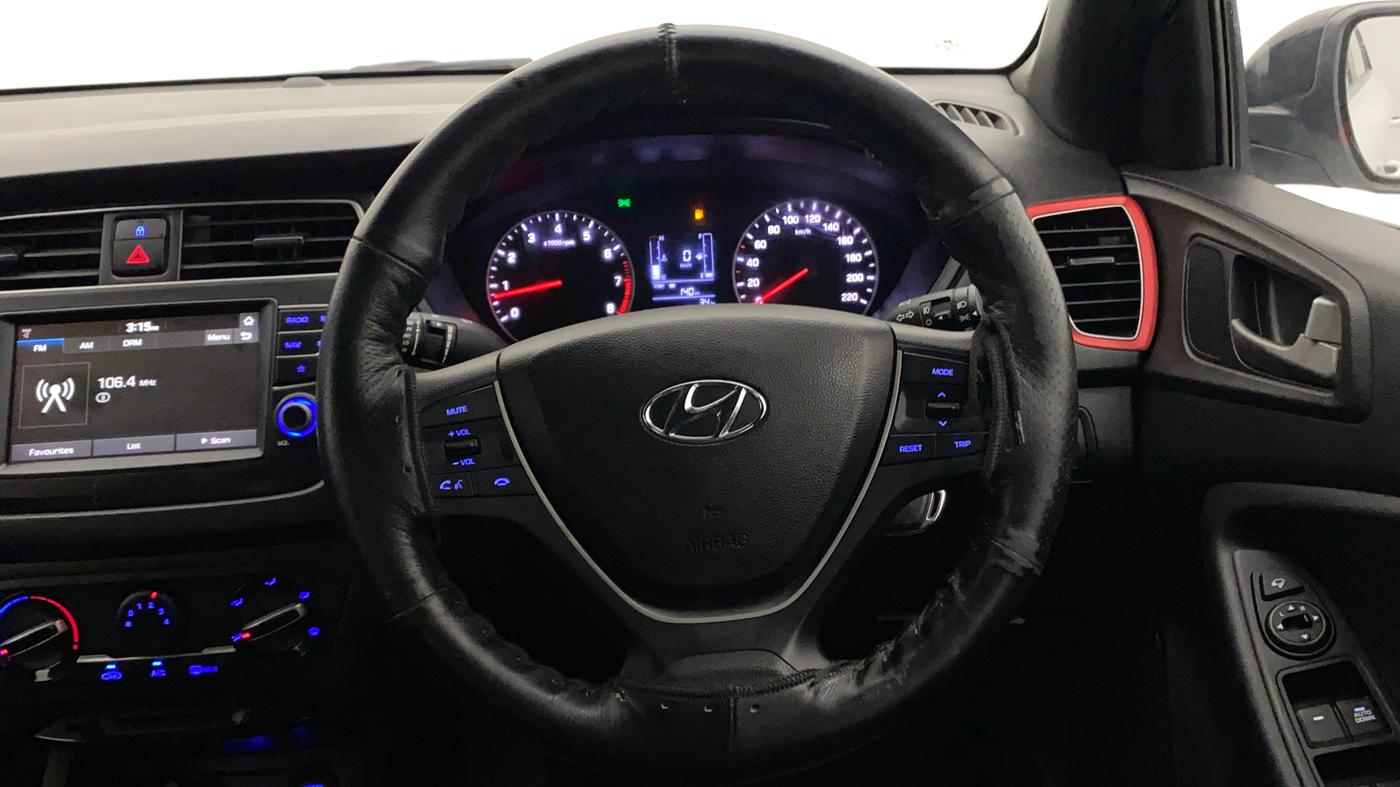 2019 Hyundai Elite i20 SPORTZ PLUS 1.2 DUAL TONE, Petrol, Manual, 48,852 km, Steering Wheel Close Up