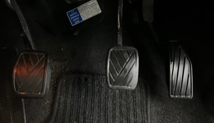 2016 Maruti Baleno ALPHA PETROL 1.2, Petrol, Manual, 85,218 km, Pedals