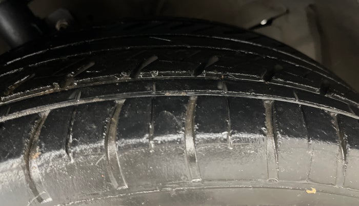 2016 Maruti Baleno ALPHA PETROL 1.2, Petrol, Manual, 85,218 km, Right Front Tyre Tread