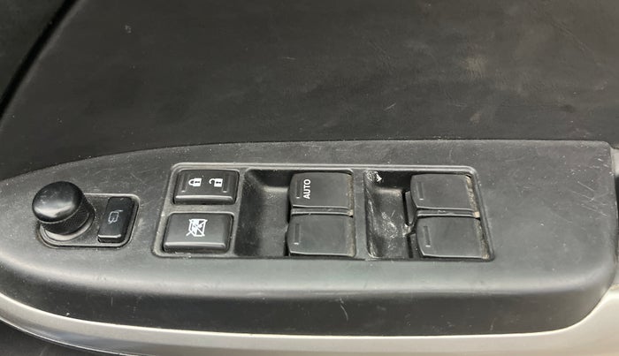 2016 Maruti Baleno ALPHA PETROL 1.2, Petrol, Manual, 85,218 km, Driver Side Door Panels Control