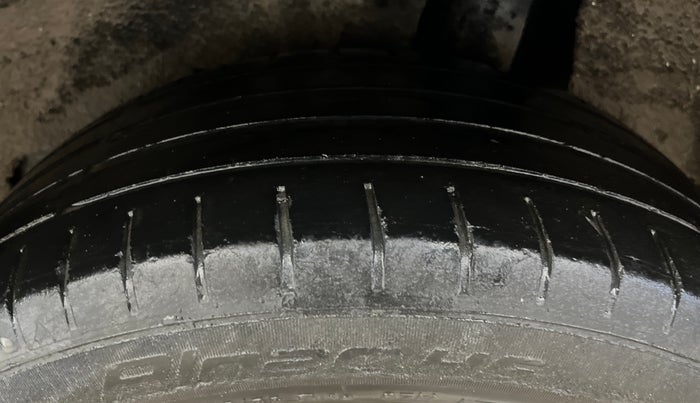 2016 Maruti Baleno ALPHA PETROL 1.2, Petrol, Manual, 85,218 km, Left Rear Tyre Tread