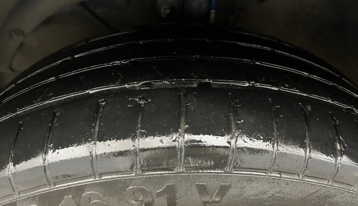 2016 Maruti Baleno ALPHA PETROL 1.2, Petrol, Manual, 85,218 km, Left Front Tyre Tread