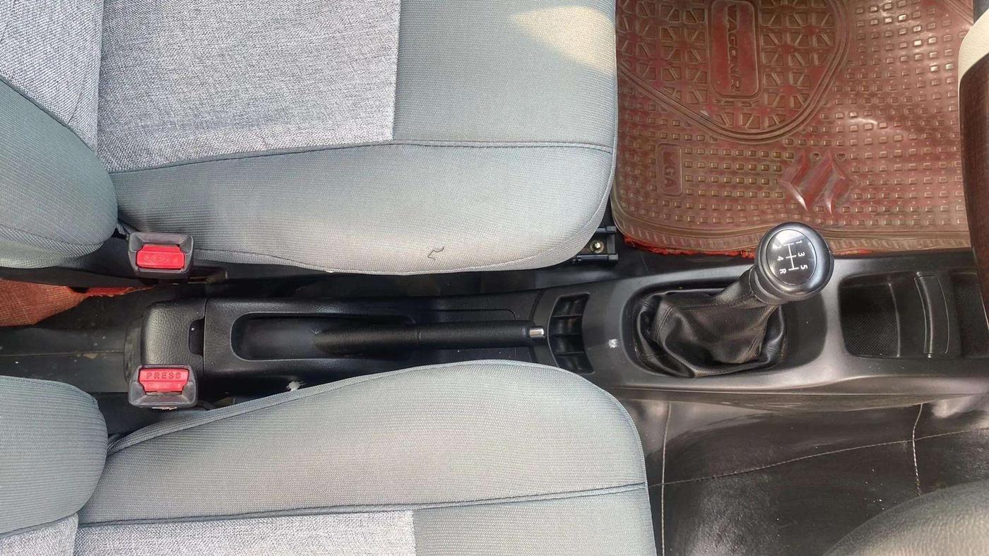 2016 Maruti Wagon R 1.0 VXI, Petrol, Manual, 58,118 km, Gear Lever