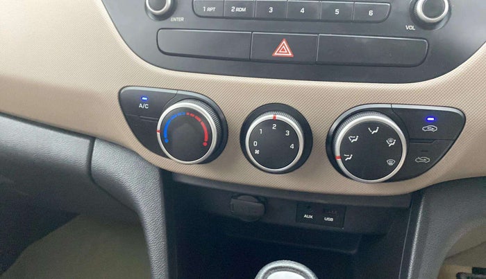 2014 Hyundai Grand i10 SPORTZ AT 1.2 KAPPA VTVT, Petrol, Automatic, 6,465 km, AC Unit - Minor issue in the heater switch
