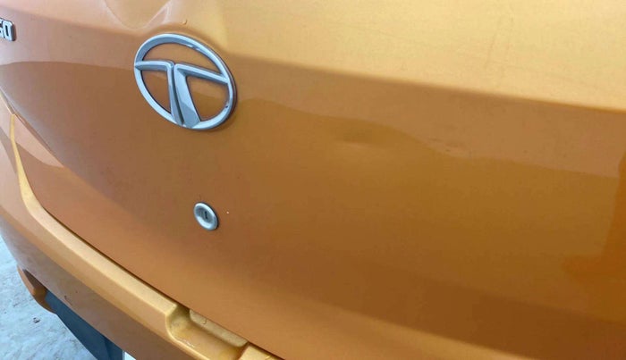 2016 Tata Tiago XZ PETROL, Petrol, Manual, 36,688 km, Dicky (Boot door) - Slightly dented