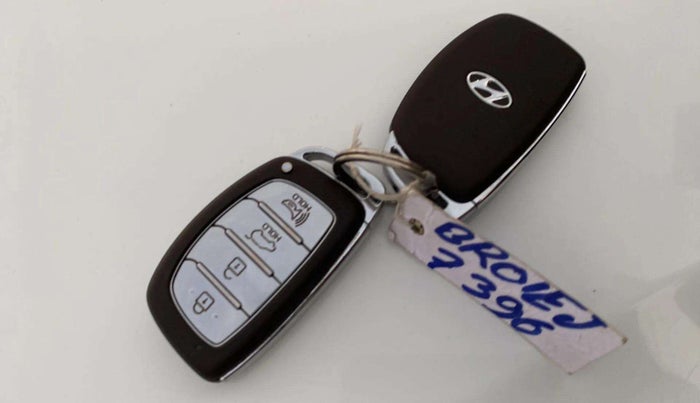 2019 Hyundai VENUE SX PLUS 1.0 TURBO DCT, Petrol, Automatic, 26,785 km, Key Close Up