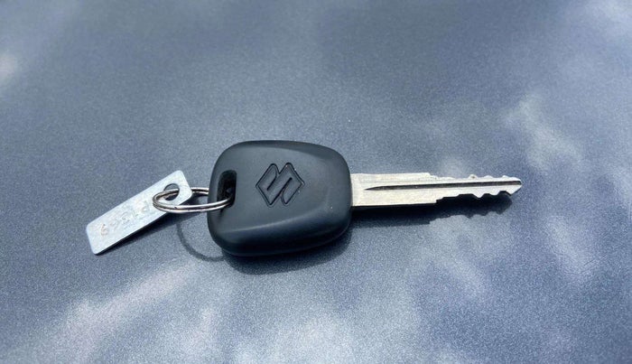 2015 Maruti Alto K10 VXI, Petrol, Manual, 92,457 km, Key Close Up