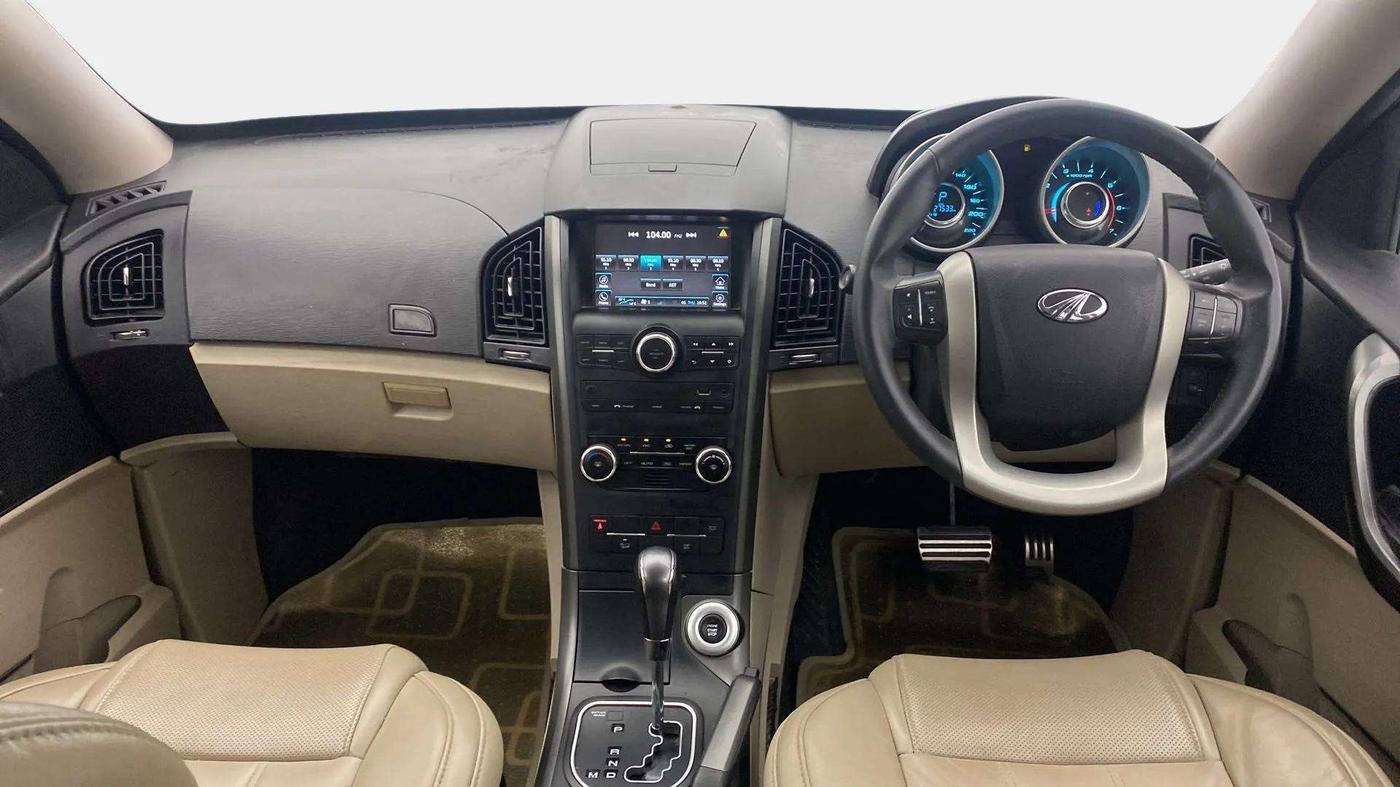 2017 Mahindra XUV500 W10 AT, Diesel, Automatic, 27,491 km, Dashboard