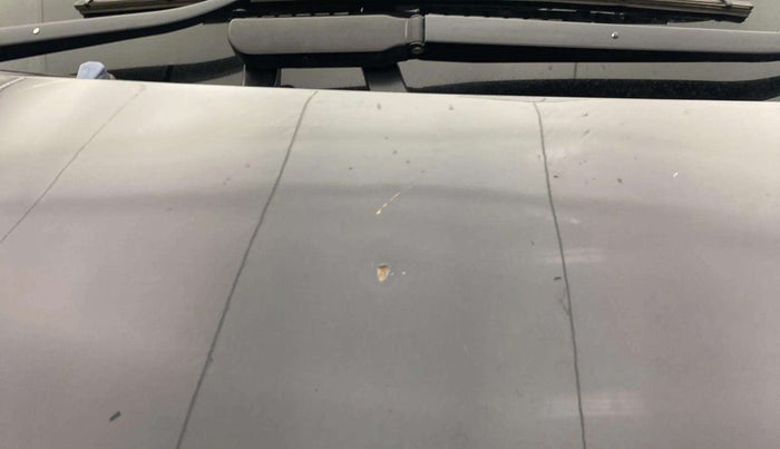 2017 Mahindra XUV500 W10 AT, Diesel, Automatic, 27,491 km, Bonnet (hood) - Slightly dented