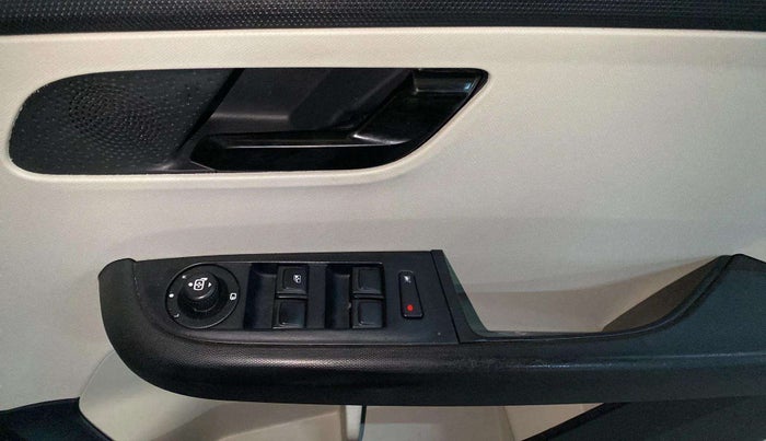 2021 Tata ALTROZ XM PLUS PETROL, Petrol, Manual, 46,291 km, Driver Side Door Panels Control