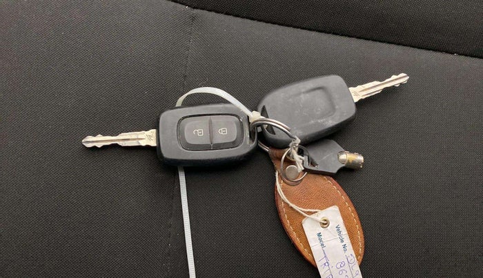 2021 Renault TRIBER RXL MT, Petrol, Manual, 14,555 km, Key Close Up