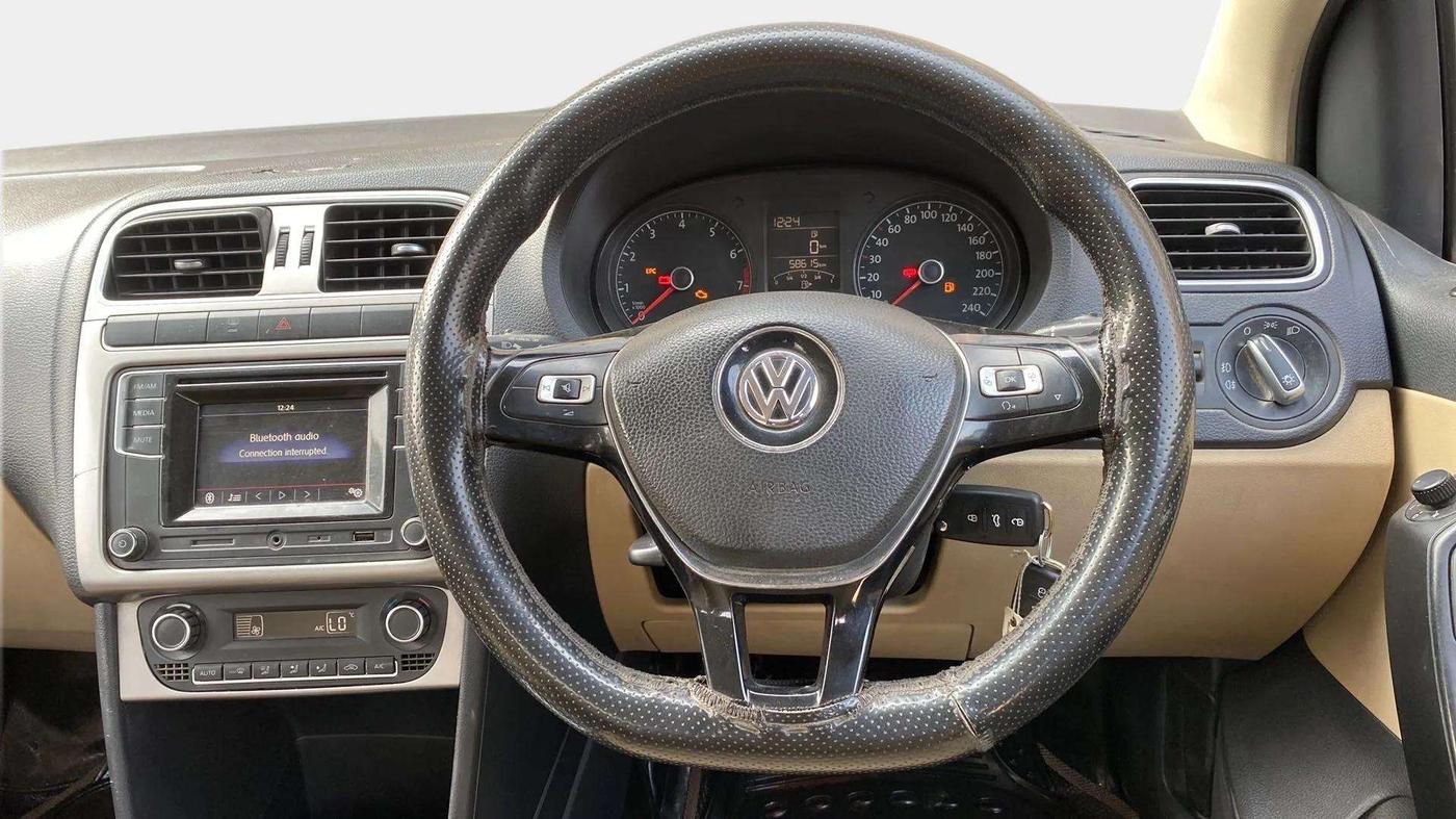 2016 Volkswagen Ameo HIGHLINE1.2L, Petrol, Manual, 59,037 km, Steering Wheel Close Up