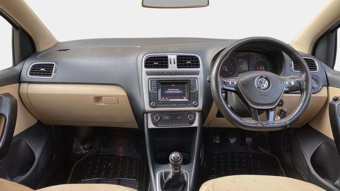2016 Volkswagen Ameo HIGHLINE1.2L, Petrol, Manual, 59,037 km, Dashboard