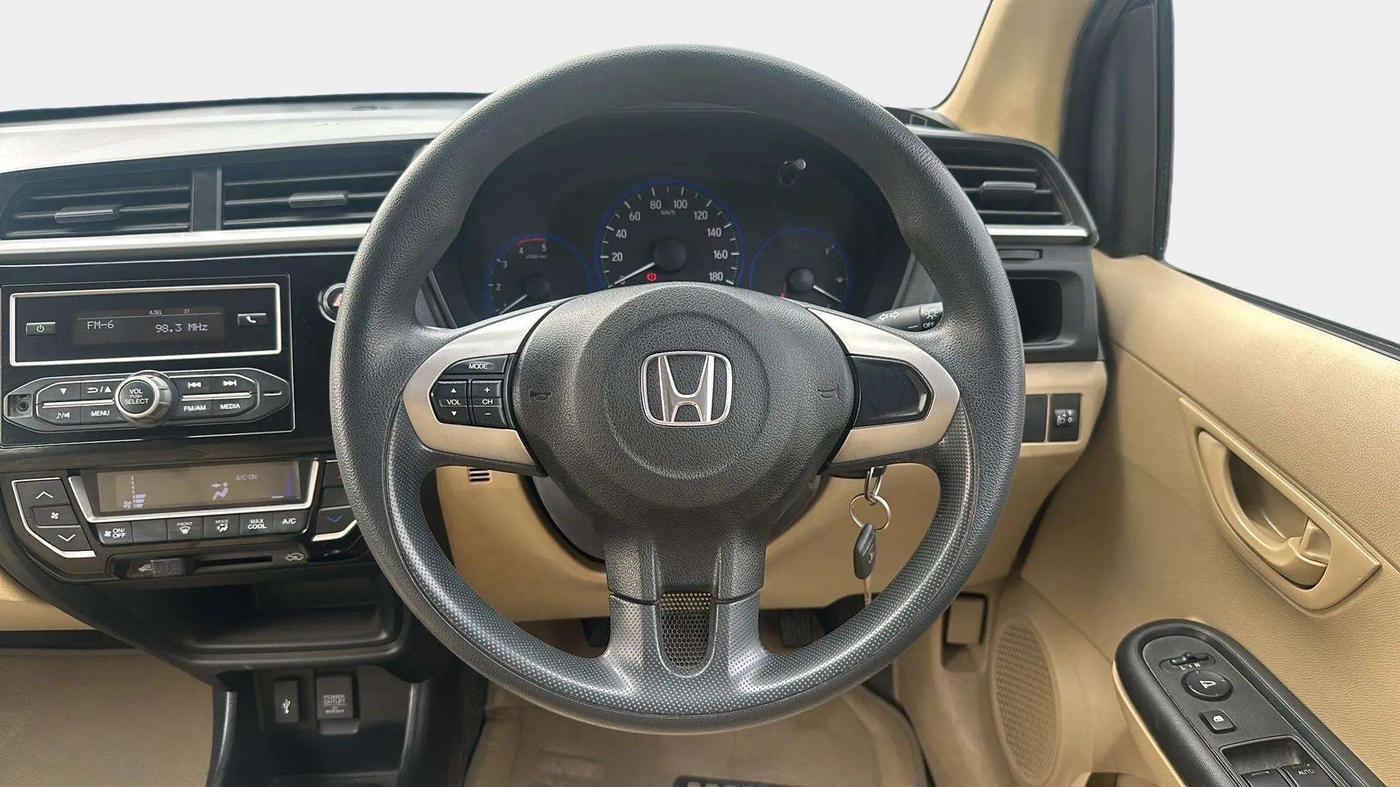 2016 Honda Amaze 1.5L I-DTEC S, Diesel, Manual, 78,898 km, Steering Wheel Close Up